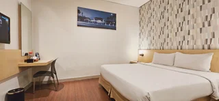Сурабая: Hotel 88 Embong Malang by WH