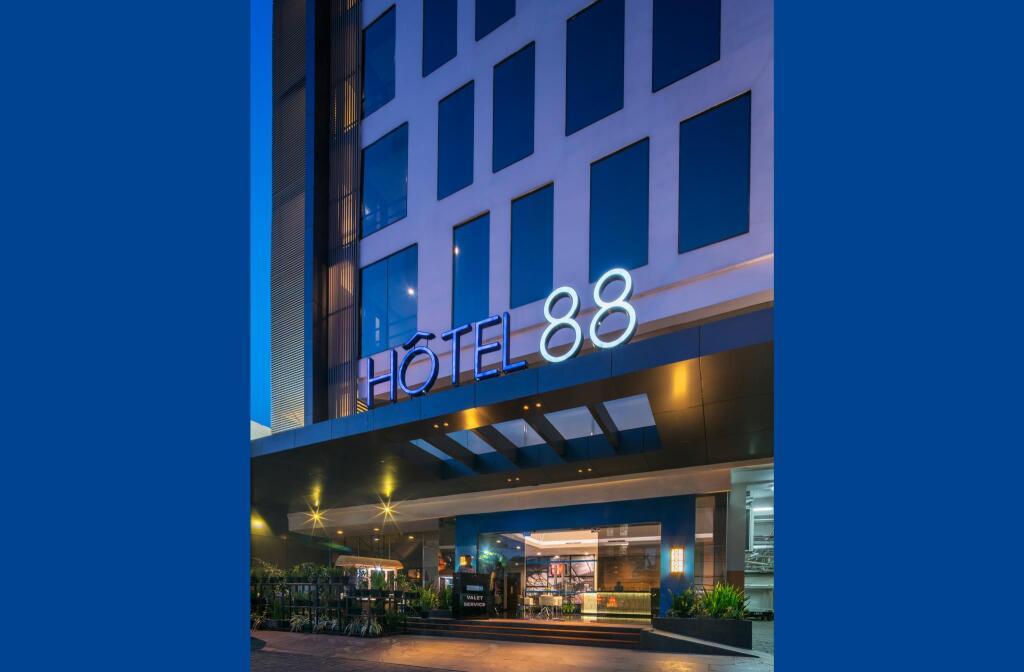 Сурабая: Hotel 88 Embong Malang by WH