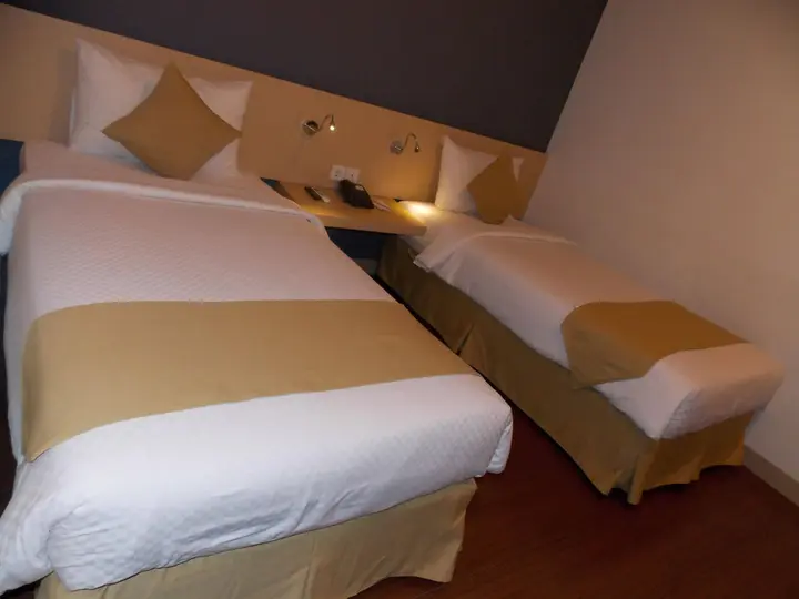 Сурабая: Hotel 88 Embong Malang by WH