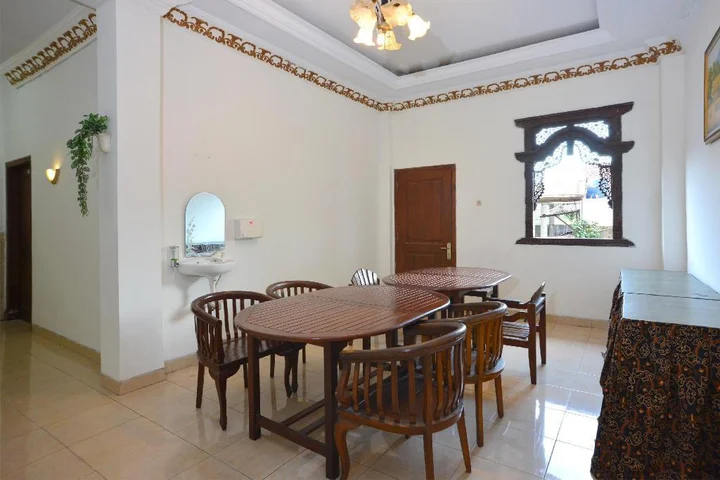 Батуретно: OYO 586 Hotel Wijaya