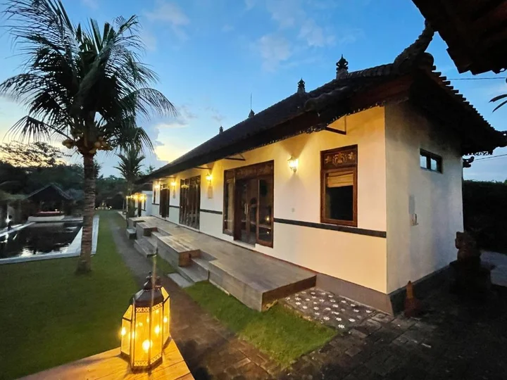 Табанан: Agung Village