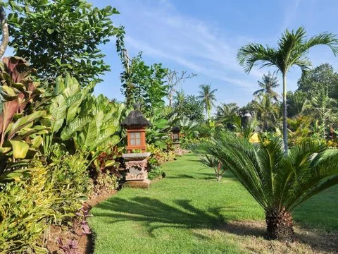 Табанан: Agung Village