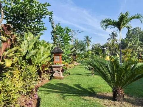 Табанан: Agung Village