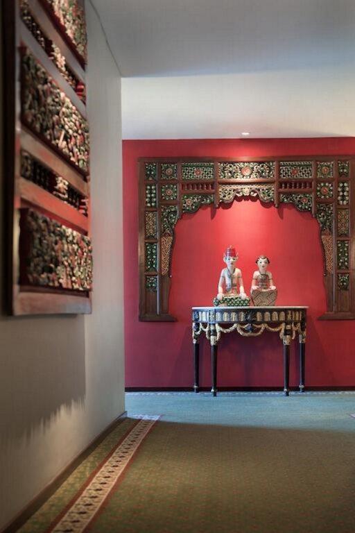 Суракарта: The Royal Surakarta Heritage - Handwritten Collection