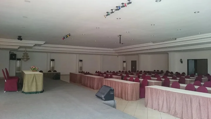 Сурабая: Hotel Sinar 1