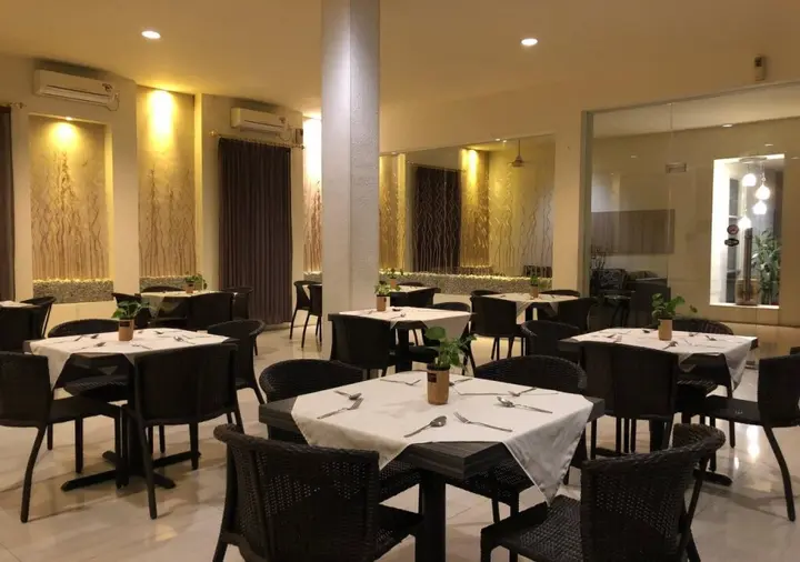 Сурабая: Hotel Sinar 1
