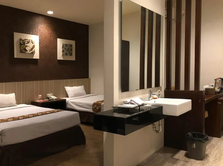 Сурабая: Hotel Sinar 1