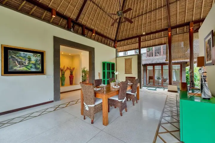 Паянган: Villa Vastu