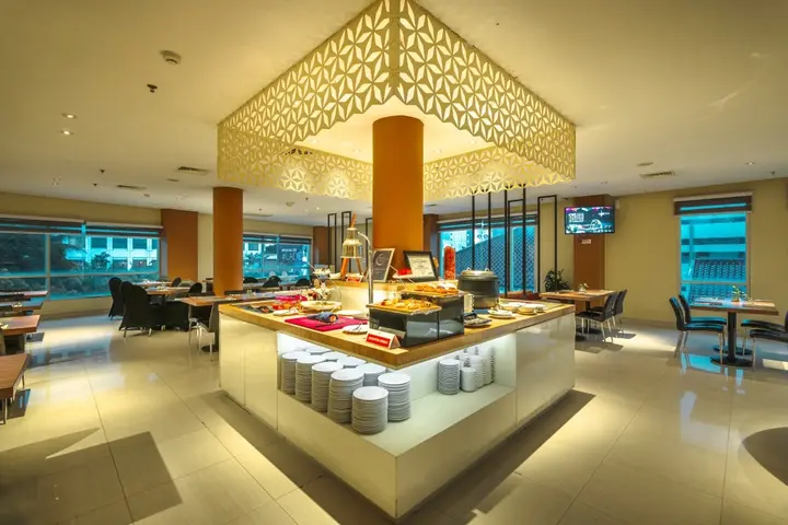 Сурабая: Crown Prince Hotel Surabaya