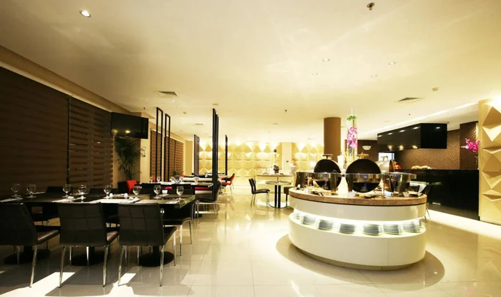 Сурабая: Crown Prince Hotel Surabaya