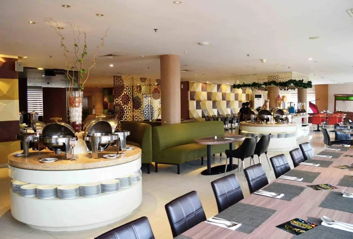 Сурабая: Crown Prince Hotel Surabaya