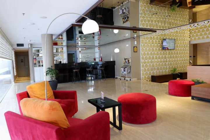 Сурабая: Crown Prince Hotel Surabaya