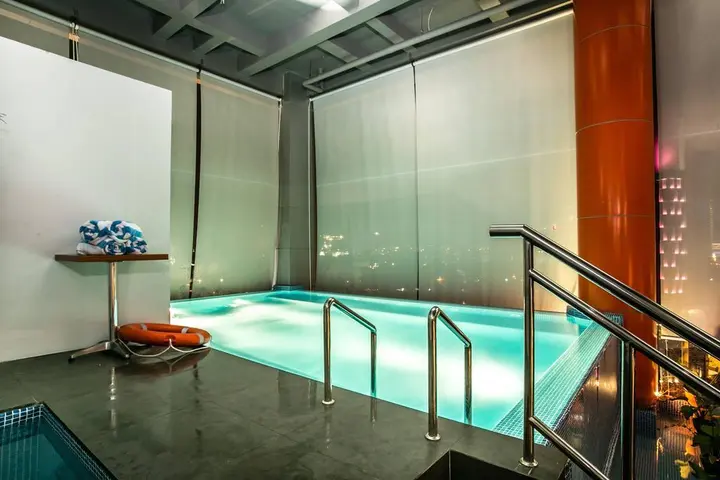 Сурабая: G Suites Hotel by AMITHYA