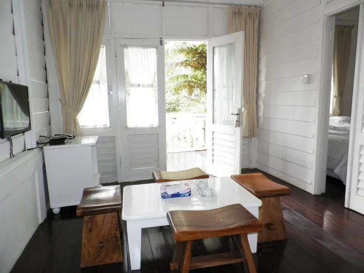 Сисаат: Marbella Villa Resort​