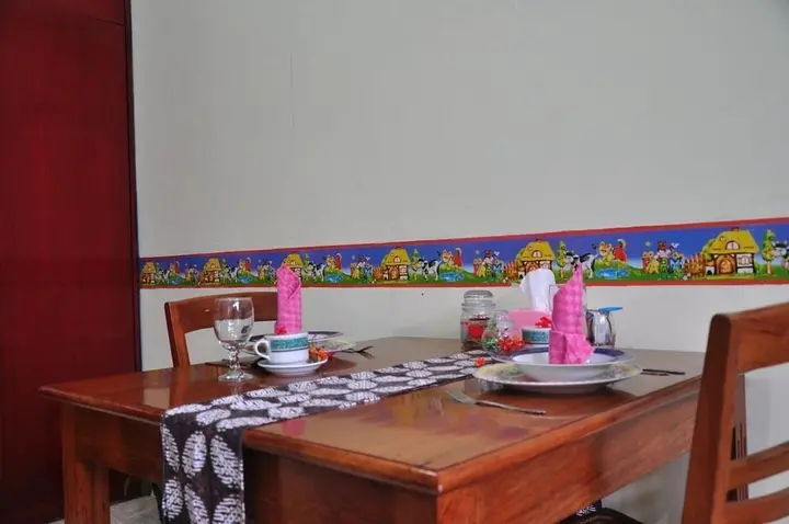 Депок: My Home Guesthouse