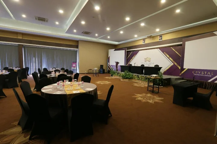 Батуретно: Crystal Lotus Hotel Yogyakarta