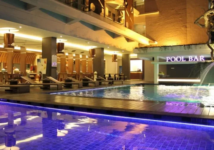 Батуретно: Crystal Lotus Hotel Yogyakarta