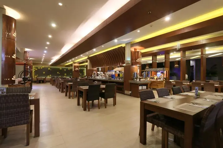 Батуретно: Crystal Lotus Hotel Yogyakarta