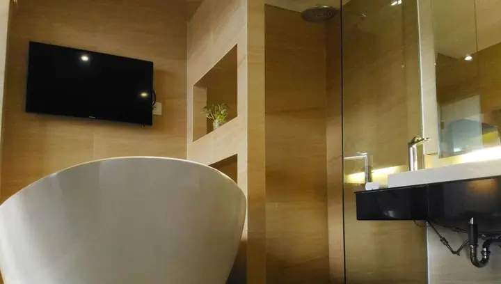 Батуретно: Crystal Lotus Hotel Yogyakarta