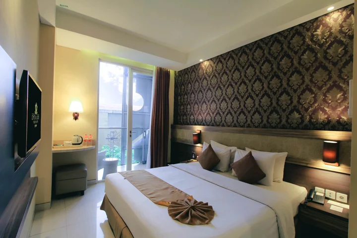 Батуретно: Crystal Lotus Hotel Yogyakarta