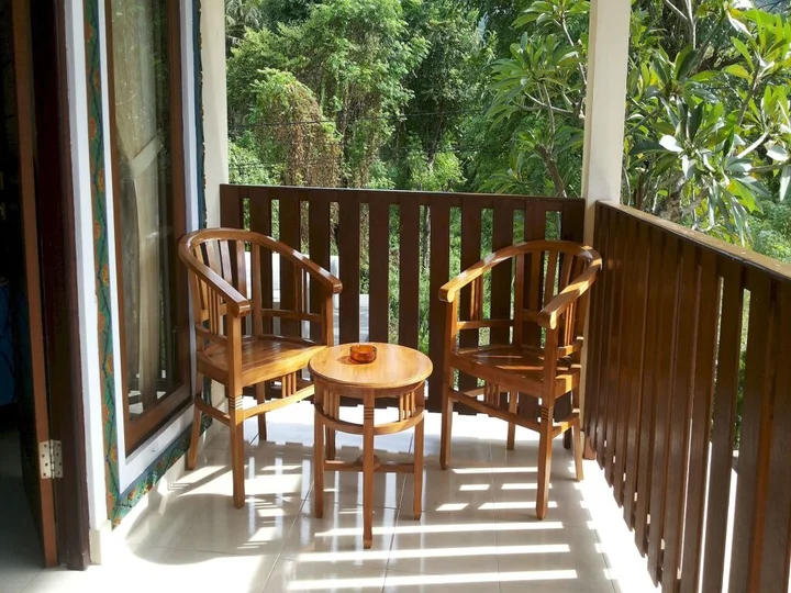Бунутан: Star East Guest House