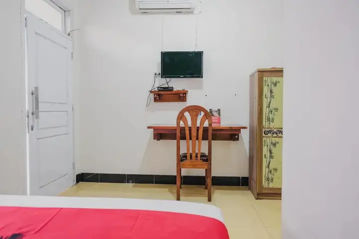 RedDoorz Syariah near Kebun Raya Liwa — фото 5