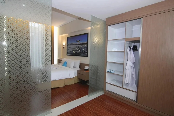 Суракарта: Megaland Hotel