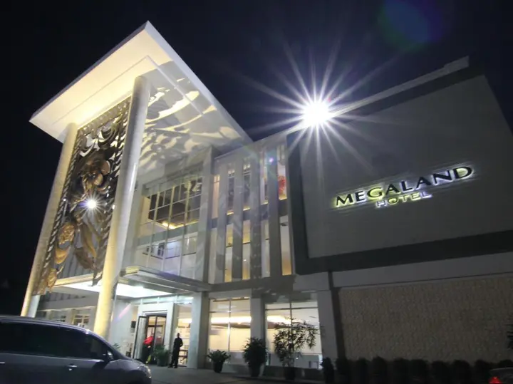 Суракарта: Megaland Hotel