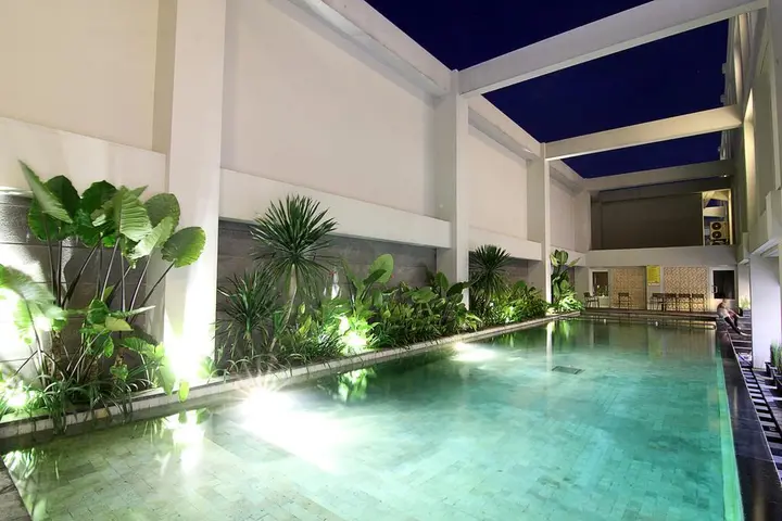 Суракарта: Megaland Hotel