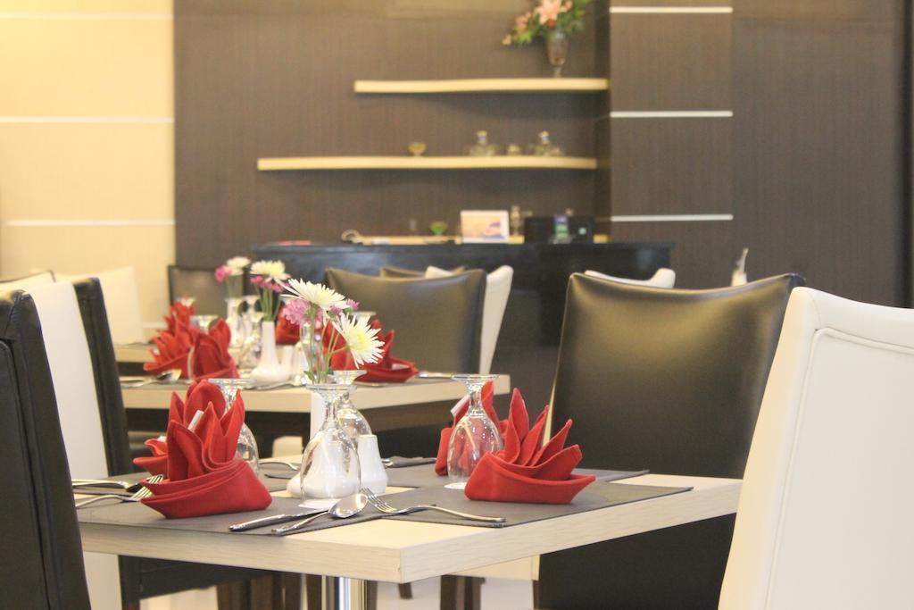 Суракарта: Megaland Hotel