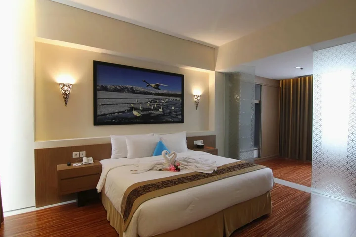 Суракарта: Megaland Hotel