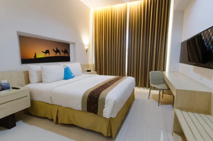 Суракарта: Megaland Hotel