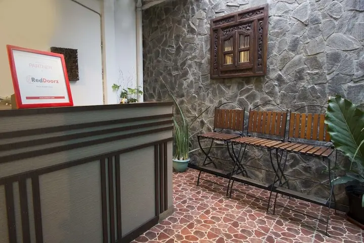 Депок: Setra House