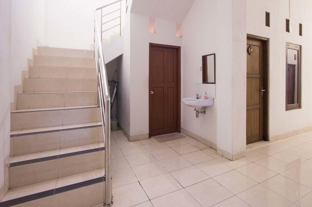 Депок: Setra House
