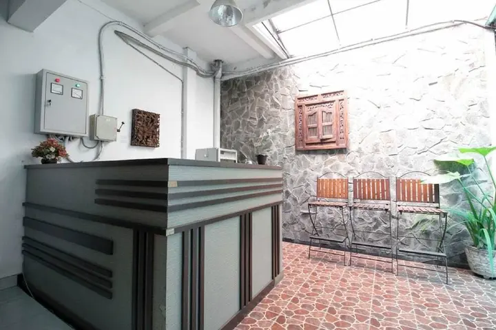 Депок: Setra House