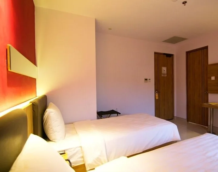 Сурабая: Zoom Hotels