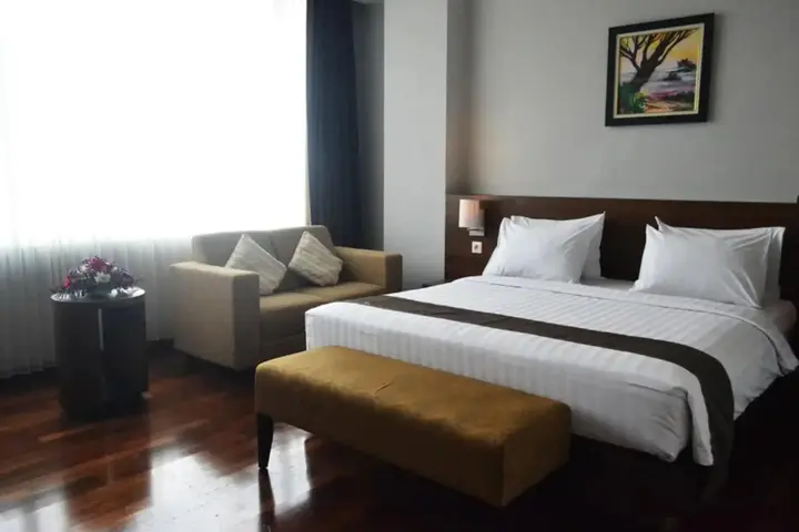 Маланг: Grand Cakra Hotel