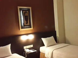 Соронг: The Waigo Hotel
