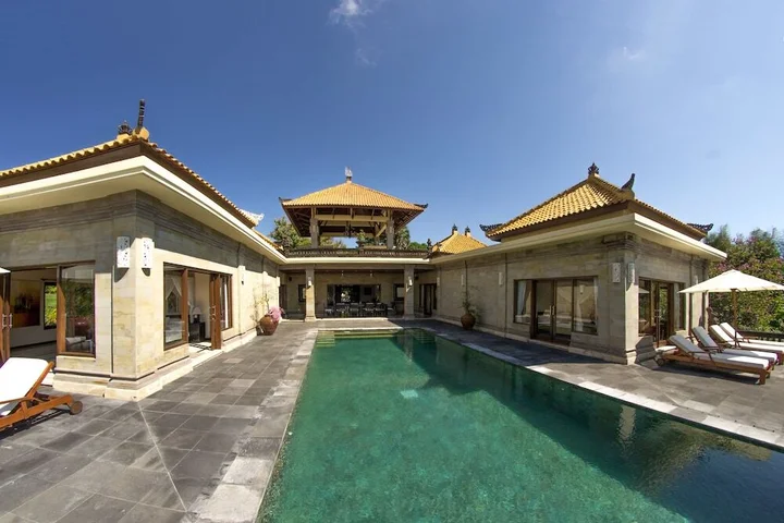 Унгасан: Villa Sami Sami