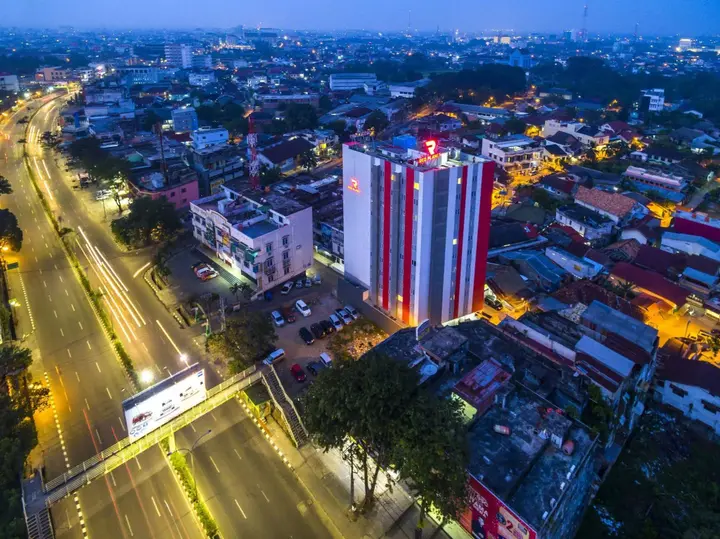 Палембанг: Red Planet Palembang