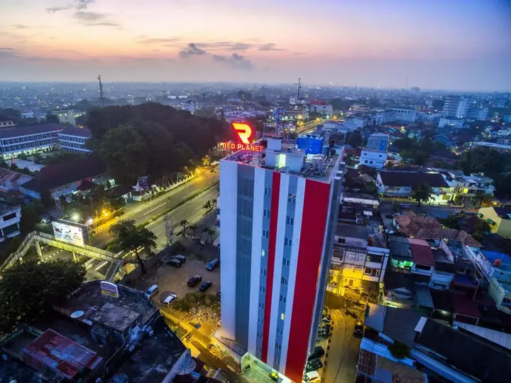 Палембанг: Red Planet Palembang