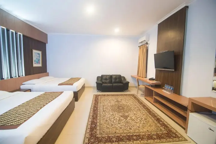 Суракарта: Dinasty Smart Hotel