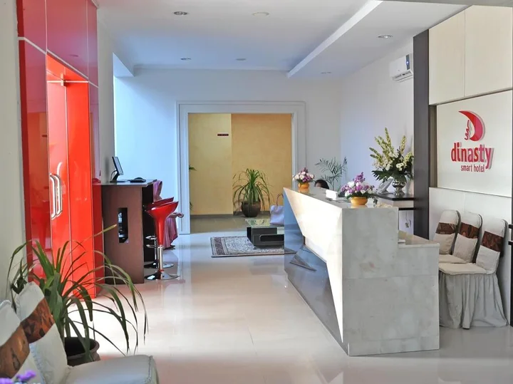 Суракарта: Dinasty Smart Hotel