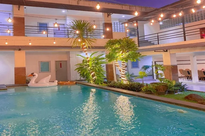 Суракарта: Dinasty Smart Hotel