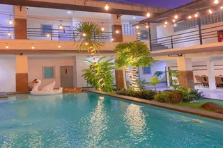 Суракарта: Dinasty Smart Hotel