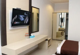 Суракарта: Dinasty Smart Hotel