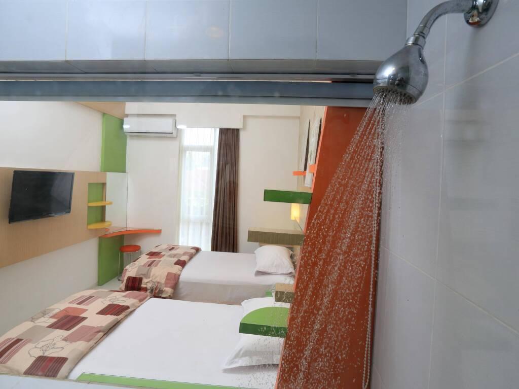 Маланг: Dewarna Hotel Sutoyo