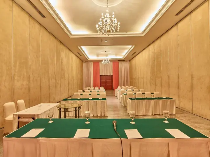 Тангеранг: Istana Nelayan Hotel & Convention Powered by Archipelago