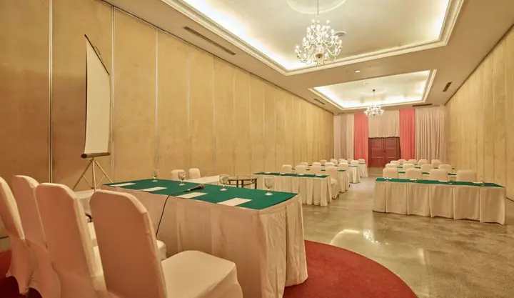 Тангеранг: Istana Nelayan Hotel & Convention Powered by Archipelago