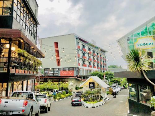 Сукабуми: The Bountie Hotel And Convention Centre Sukabumi